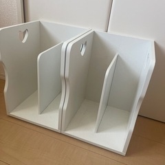 美品 ブックスタンド 白 ハート 2つセットの画像