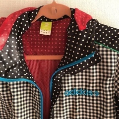 アディダス　パーカーの画像