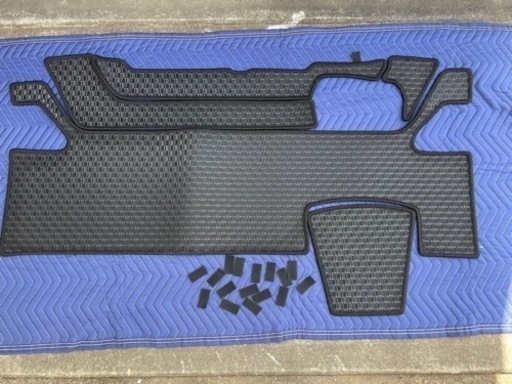 90ヴォクシーダッシュボードマット(ヘッドアップディスプレイ付き)