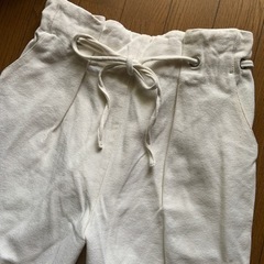 デニムパンツの画像