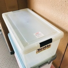 蓋付き押入れケース、衣装ケースの画像
