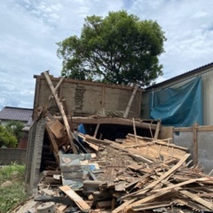 ゴミ屋敷，火事現場，事故現場撤去解体 - 便利屋