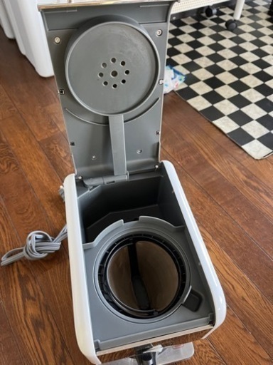 【お値下げしました！】DeLonghi デロンギ コーヒーメーカー(CMB6-WH WHITE)