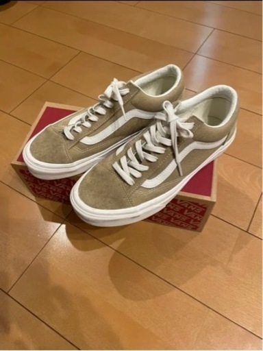 バンズスニーカー