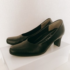 黒パンプス　22.5cm