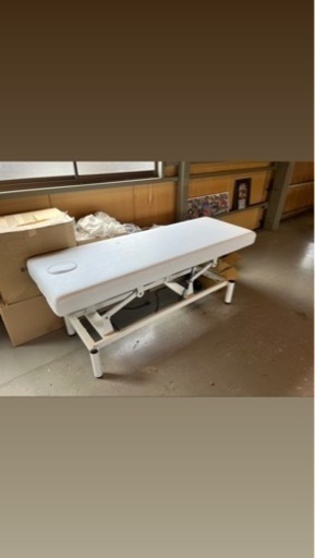 電動施術ベッド