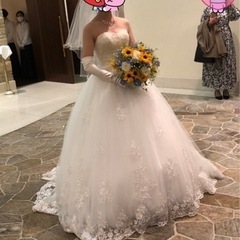 5号サイズウェディングドレスとパニエとベール