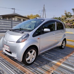 個性的なアイ入庫！走行３万キロ台 車検2年で３０万以下ですよ