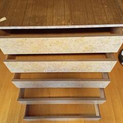 古いタンス(5段)の画像