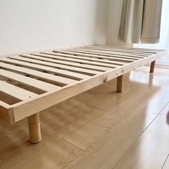 ベッドフレームの画像