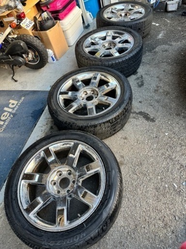 エスカレード 純正22インチメッキホイール