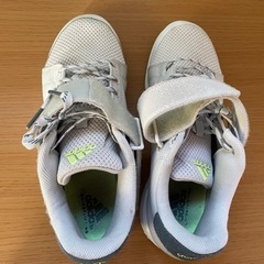お値下！adidas パワーパーフェクトIIIの画像