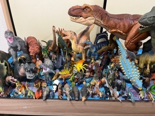 恐竜　アニア他　人形
