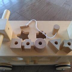 [お譲り者様決定致しました]乗り物オモチャの画像