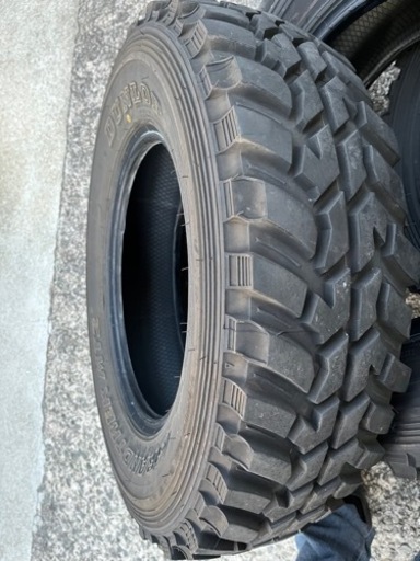 ダンロップ　グランドレックMT2 225/75/16
