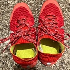 美品　NIKE シューズ　ランニング　23.5