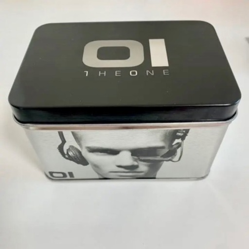 01 the one 腕時計