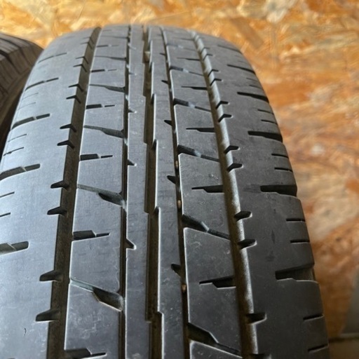 バリ山　DUNLOP ダンロップ　VAN01 195/80R15 107/105L LT 夏タイヤ　2021年製　15インチ