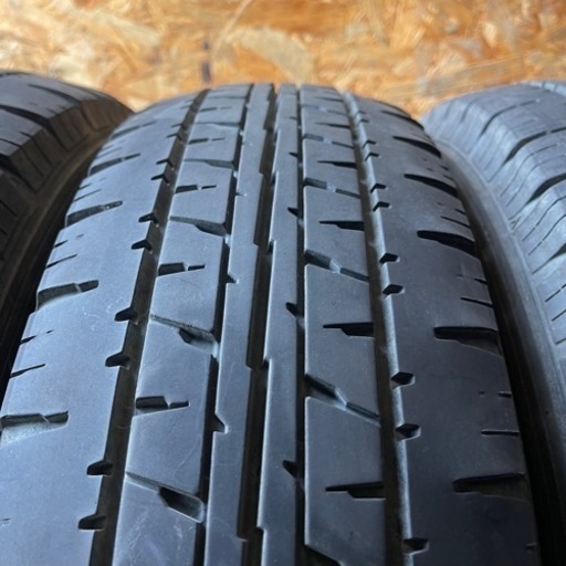 バリ山　DUNLOP ダンロップ　VAN01 195/80R15 107/105L LT 夏タイヤ　2021年製　15インチ