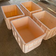 ☆無料☆小さい水槽　水桶　水溜☆畑の水溜　メダカ　金魚　水槽☆４...