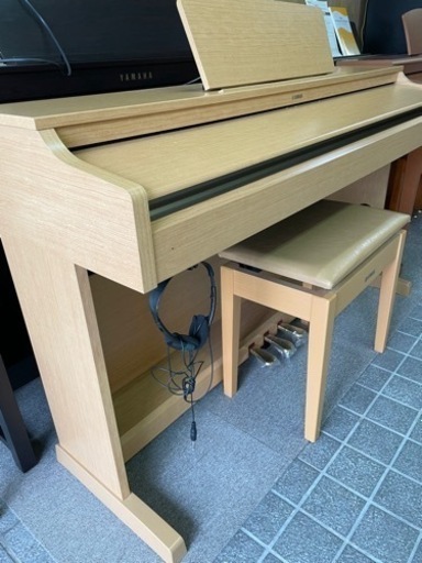 2016年製　高年式美品YAMAHA 電子ピアノ YDP-162C