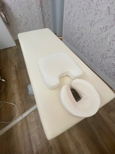 施術ベッド  電動  高田ベッド    日本製 高さ調整可能