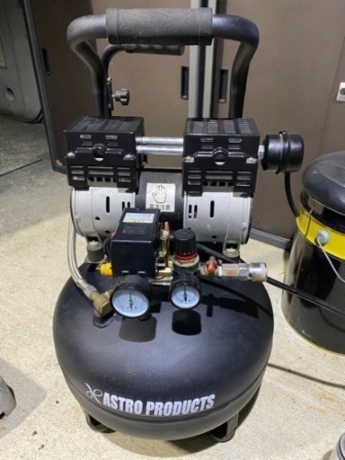 アストロプロダクツ　縦型　サイレント　コンプレッサー　26L 100V