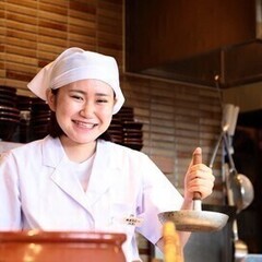 【ランチスタッフ】お昼だけ◎短時間～OK！働きやすい柔軟シフト♪...