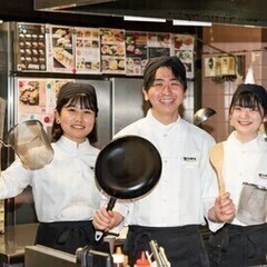 【JR牧駅近く】昼も夜も募集！ホールキッチンスタッフ★未経験歓迎...