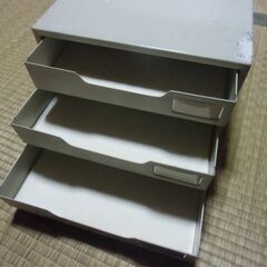 コクヨ 三段 引き出し 書類入れ 金属製 白系 お譲りします。＊石川県＊美川より＊期間限定の画像