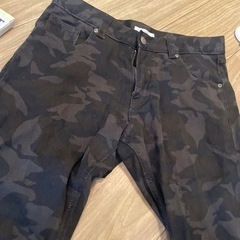 迷彩柄パンツ　Mメンズの画像