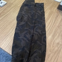 迷彩柄パンツ　Mメンズの画像