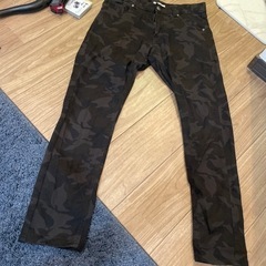 迷彩柄パンツ　Mメンズの画像