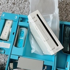 wiiとwiifit ゲーム機セットの画像