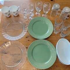 【引渡し確定】グラス コップ お皿のセットの画像