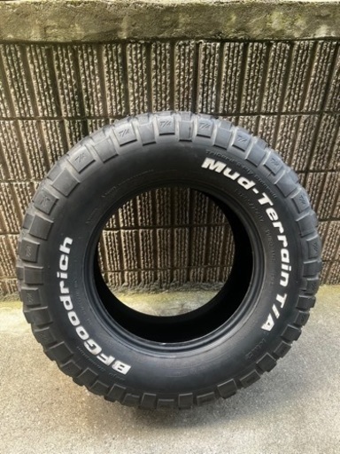 285/70/17BFグッドリッチマッドテレーンKM2