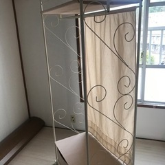 ハンガーラック　引き出し付きの画像
