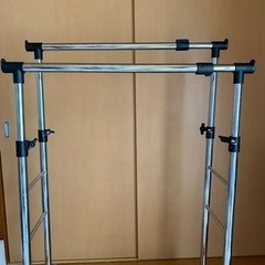 二段ハンガーラックの画像