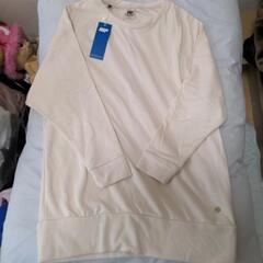 新品 トレーナー