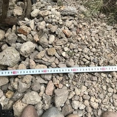 『決まりました』残土と混ざった石や軽石　細かなコンクリのかけら？