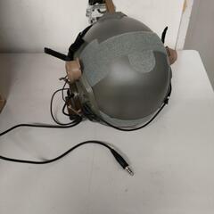 サバゲーヘルメット、ヘッドセット、ゴーグル付きの画像