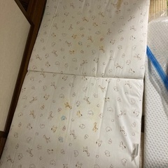 子ども用二つ折り敷布団の画像