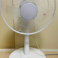 扇風機（2019年製） 3段階調整 押しボタン式 タイマー機能付き