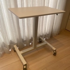 ニトリ　昇降テーブル　移動式　リモート　パソコンの画像