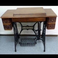 レトロ好き必見！アンティーク アメリカン 足踏みミシンの画像