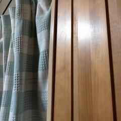 衣類ハンガーポール付きタンスの画像