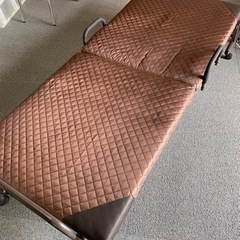 ●折りたたみベッド　ブラウン●あげますの画像