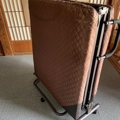 ●折りたたみベッド　ブラウン●あげますの画像
