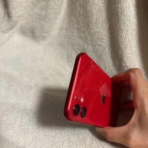 au iPhone11本体 64G  背面割れ