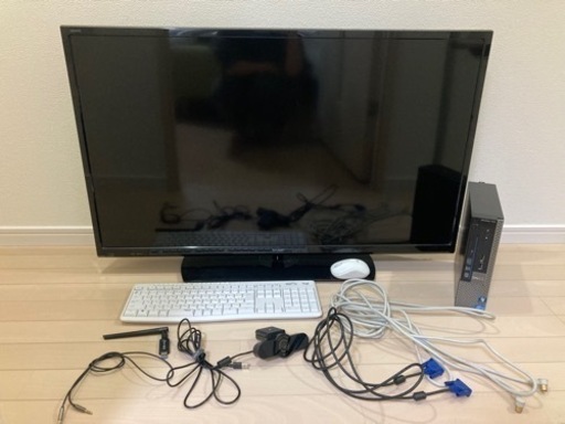 40インチTVとPC本体、その他周辺機器